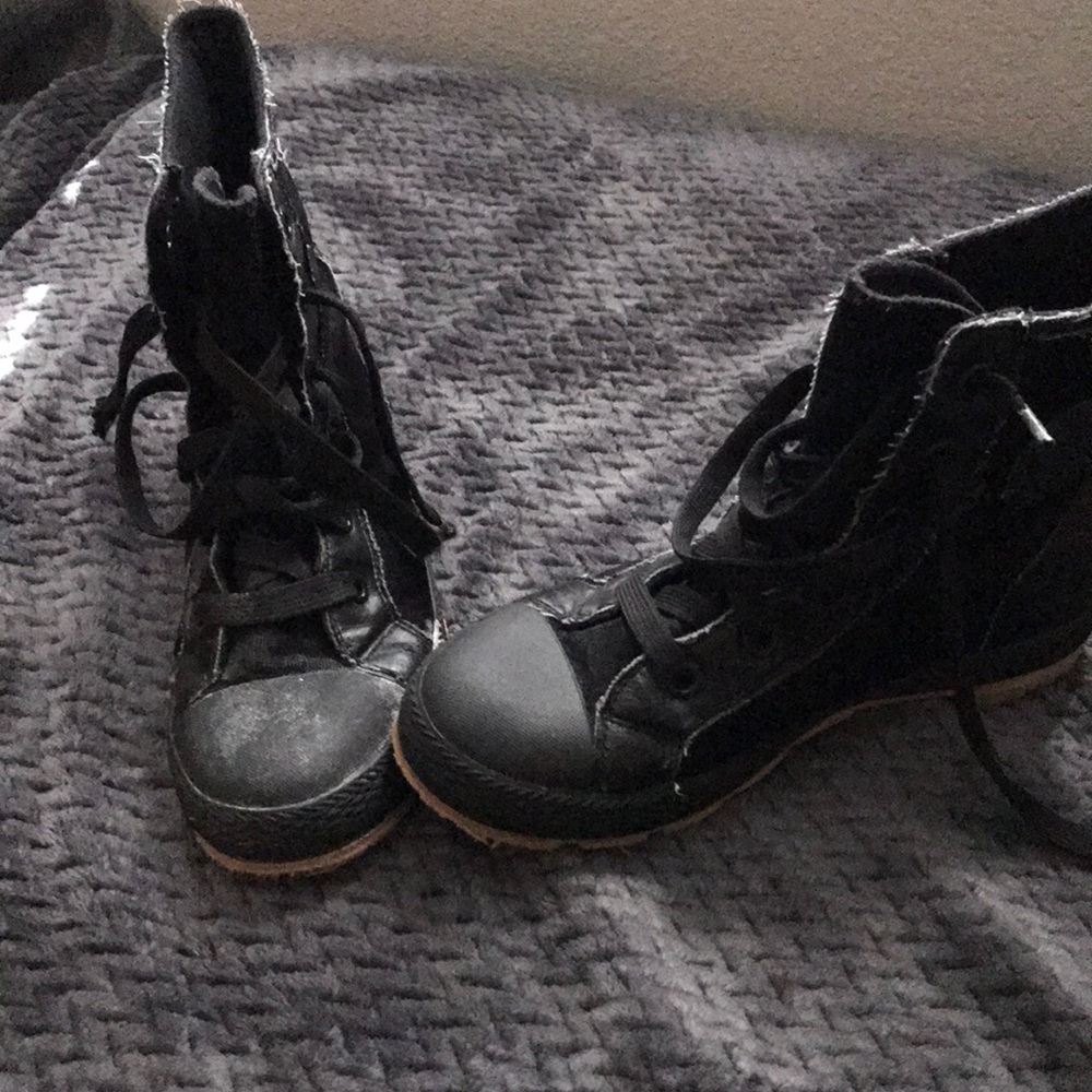 Sketchers combat boots